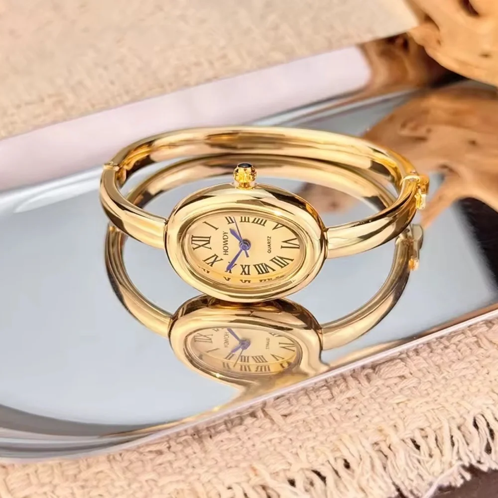 Baignoire Vintage Gold Oval Bracelet Watch